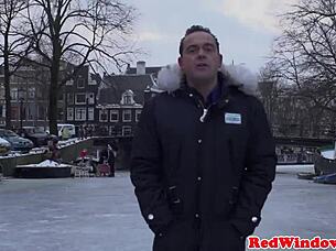 现场#1 视频: Tourist with big tit drills Dutch hooker