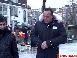 现场#2 视频: Tourist with big tit drills Dutch hooker