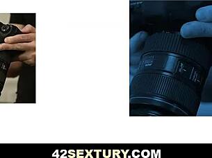 现场#1 视频: Bubble butt Beauty Elena Lux gets her tight asshol...