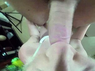现场#2 视频: British ebony slut gets her pussy pounded by big c...