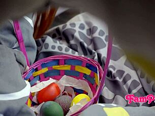现场#2 视频: Small tit nudity of a petite teen in taboo family ...