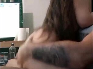 现场#20 视频: A Latino couple's rough sex, filmed by hand, put o...
