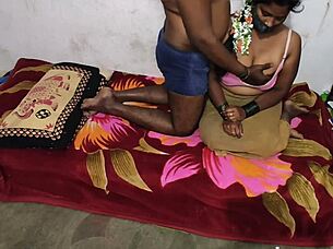 现场#3 视频: Desi aunty love big cock and muff diving