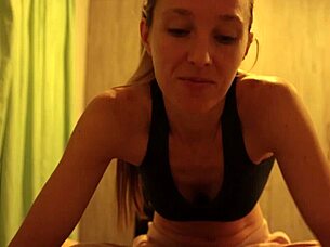现场#2 视频: A hot blowjob with a happy ending on my face