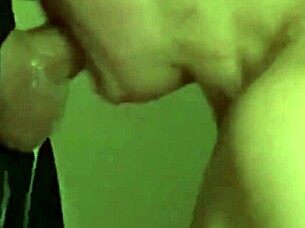 现场#20 视频: A big cock fucking my mouth until I swallow the se...