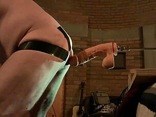 现场#1 视频: Gay amateur fucks sissy with hard cock