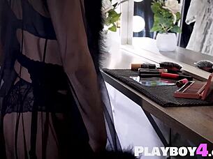 现场#1 视频: Lindsay Marie's hot lingerie tease: A seductive pe...