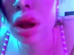 现场#1 视频: First blowjob adorable girl takes orgasm swallows